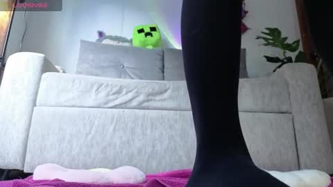 Snapshot of hanny__bunny chatting on 06/19/26, 09:51 HANNY online show from 06/19/26, 09:51