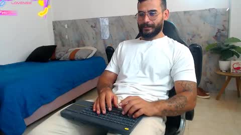 hanz_col online show from 11/04/25, 12:15