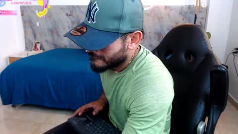 hanz_col online show from 12/17/25, 01:55