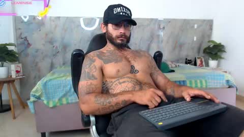 Snapshot of hanz_col chatting on 05/31/26, 11:28 hanz_col online show from 05/31/26, 11:28