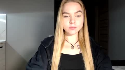 Snapshot of happy_fox_ chatting on 12/19/24, 10:42 happy_fox_ online show from 12/19/24, 10:42