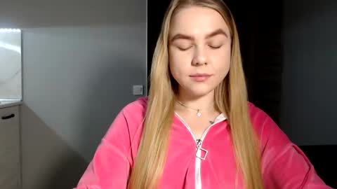 Snapshot of happy_fox_ chatting on 02/13/25, 08:55 happy_fox_ online show from 02/13/25, 08:55