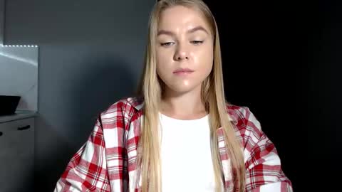 Snapshot of happy_fox_ chatting on 09/20/25, 09:38 happy_fox_ online show from 09/20/25, 09:38