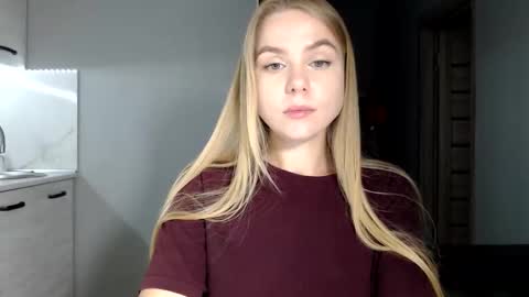 Snapshot of happy_fox_ chatting on 09/23/25, 09:18 happy_fox_ online show from 09/23/25, 09:18