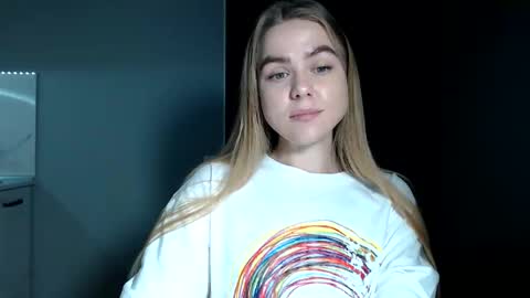 Snapshot of happy_fox_ chatting on 11/21/25, 09:24 happy_fox_ online show from 11/21/25, 09:24