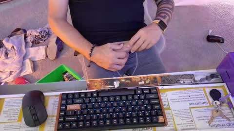 Josh Hamilton online show from 11/18/25, 07:07