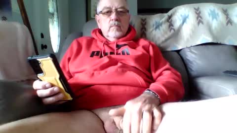 Snapshot of happynudist7373 chatting on 06/01/26, 01:13 happynudist7373 online show from 06/01/26, 01:13