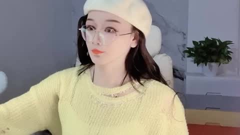 Snapshot of happysweetie168 chatting on 12/06/24, 07:54 Daisy online show from 12/06/24, 07:54