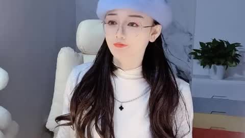 Snapshot of happysweetie168 chatting on 12/08/24, 02:30 Daisy online show from 12/08/24, 02:30