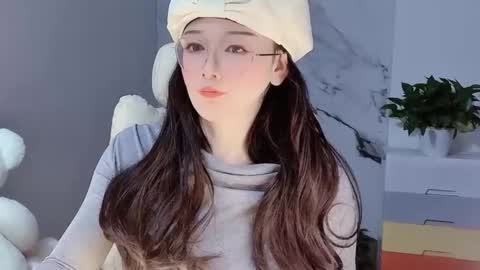 Snapshot of happysweetie168 chatting on 12/09/24, 05:08 Daisy online show from 12/09/24, 05:08