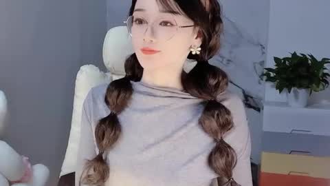 Snapshot of happysweetie168 chatting on 12/13/24, 06:10 Daisy online show from 12/13/24, 06:10