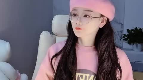 Snapshot of happysweetie168 chatting on 12/14/24, 03:36 Daisy online show from 12/14/24, 03:36