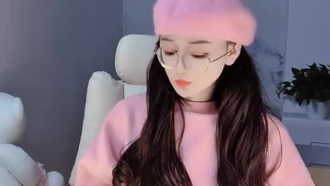 Snapshot of happysweetie168 chatting on 12/15/24, 11:34 Daisy online show from 12/15/24, 11:34