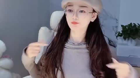 Snapshot of happysweetie168 chatting on 12/17/24, 03:50 Daisy online show from 12/17/24, 03:50