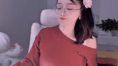 Snapshot of happysweetie168 chatting on 01/21/25, 03:43 Daisy online show from 01/21/25, 03:43