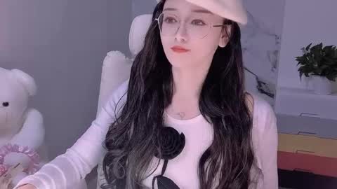 Snapshot of happysweetie168 chatting on 01/25/25, 04:45 Daisy online show from 01/25/25, 04:45