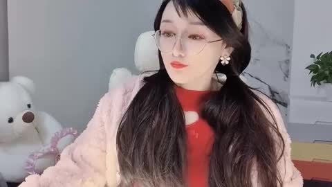 Snapshot of happysweetie168 chatting on 02/05/25, 04:36 Daisy online show from 02/05/25, 04:36