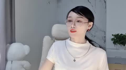 Snapshot of happysweetie168 chatting on 03/10/25, 05:18 Daisy online show from 03/10/25, 05:18