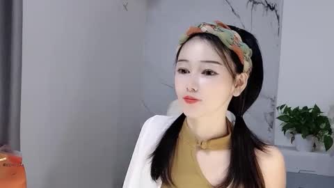 Snapshot of happysweetie168 chatting on 09/09/25, 04:17 Daisy online show from 09/09/25, 04:17