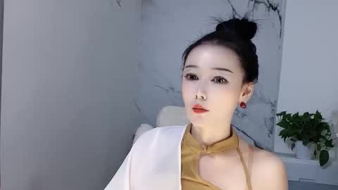 Snapshot of happysweetie168 chatting on 09/17/25, 06:04 Daisy online show from 09/17/25, 06:04