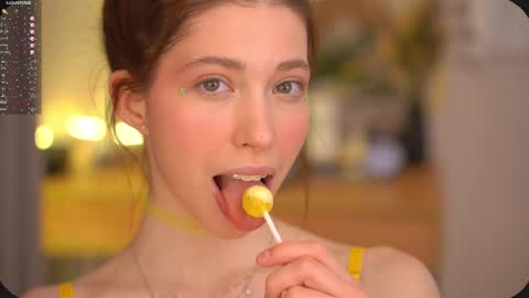 Snapshot of happyvivy chatting on 02/27/25, 02:00 Vivy online show from 02/27/25, 02:00