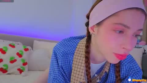 Snapshot of happyvivy chatting on 09/17/25, 12:34 Vivy online show from 09/17/25, 12:34