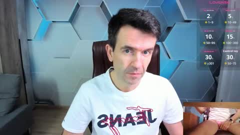 Snapshot of hard_and_juici chatting on 03/03/26, 09:59 Steve online show from 03/03/26, 09:59