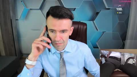 Snapshot of hard_and_juici chatting on 03/05/26, 12:56 Steve online show from 03/05/26, 12:56