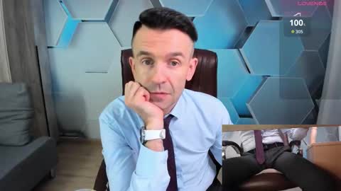 Snapshot of hard_and_juici chatting on 03/06/26, 12:01 Steve online show from 03/06/26, 12:01