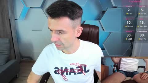 Snapshot of hard_and_juici chatting on 03/10/26, 09:36 Steve online show from 03/10/26, 09:36