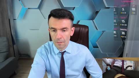 Snapshot of hard_and_juici chatting on 03/12/26, 12:11 Steve online show from 03/12/26, 12:11