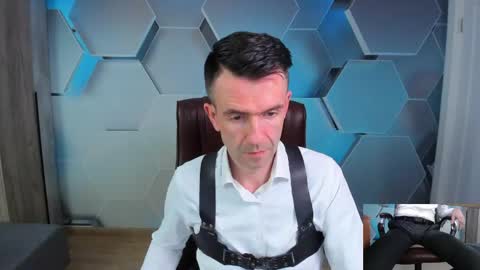 Snapshot of hard_and_juici chatting on 04/13/26, 01:38 Steve online show from 04/13/26, 01:38