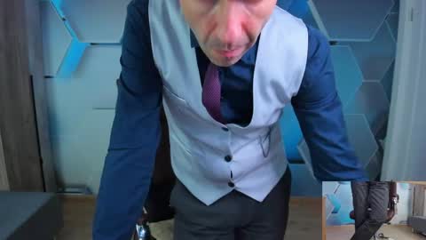 Snapshot of hard_and_juici chatting on 04/14/26, 11:05 Steve online show from 04/14/26, 11:05