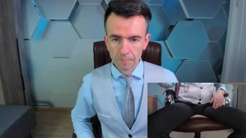 Snapshot of hard_and_juici chatting on 04/16/26, 09:21 Steve online show from 04/16/26, 09:21