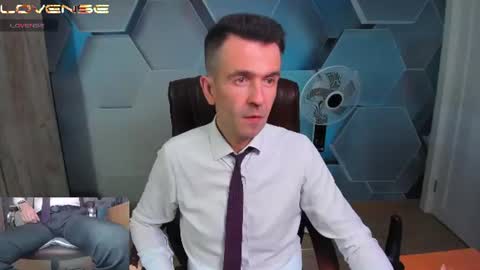 Snapshot of hard_and_juici chatting on 06/18/26, 02:32 Steve online show from 06/18/26, 02:32