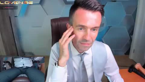 Snapshot of hard_and_juici chatting on 06/27/26, 02:01 Steve online show from 06/27/26, 02:01
