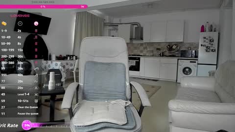 Snapshot of hard_chriss chatting on 10/27/25, 10:41 Hard Cock online show from 10/27/25, 10:41