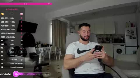 Snapshot of hard_chriss chatting on 11/15/25, 08:33 Hard Cock online show from 11/15/25, 08:33