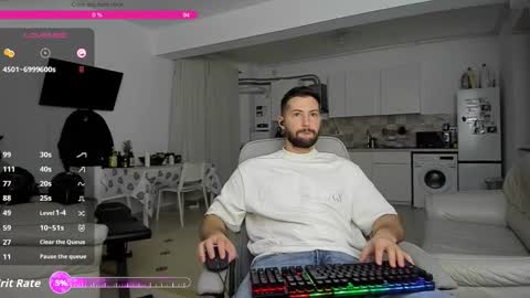 Snapshot of hard_chriss chatting on 11/18/25, 05:06 Hard Cock online show from 11/18/25, 05:06