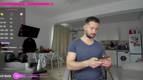 Snapshot of hard_chriss chatting on 11/28/25, 10:07 Hard Cock online show from 11/28/25, 10:07