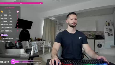 Snapshot of hard_chriss chatting on 11/30/25, 09:24 Hard Cock online show from 11/30/25, 09:24