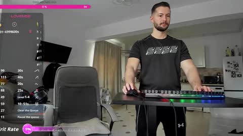 Snapshot of hard_chriss chatting on 12/01/25, 10:31 Hard Cock online show from 12/01/25, 10:31