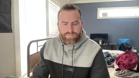 Snapshot of hard_irishman chatting on 02/25/25, 05:25 Zach online show from 02/25/25, 05:25