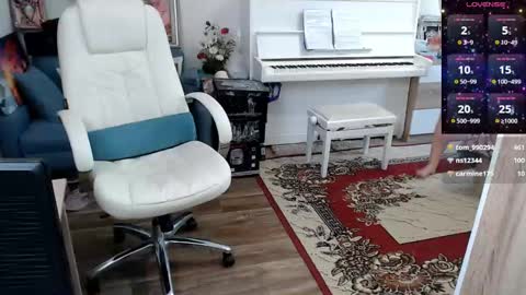 Elly online show from 02/23/25, 10:49