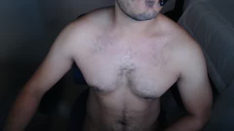 Snapshot of hardandhornyandbrown chatting on 12/18/24, 01:05 H online show from 12/18/24, 01:05