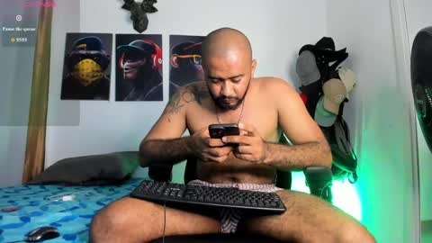 Snapshot of hardboy_latin chatting on 05/12/26, 01:47 hardboy_latin online show from 05/12/26, 01:47