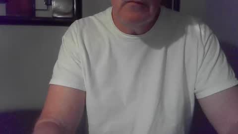 hardchicagoforzya online show from 10/18/25, 05:43