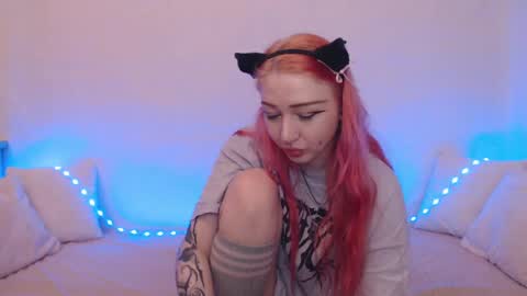 Snapshot of hardcore_x chatting on 03/11/25, 10:09 Emily online show from 03/11/25, 10:09