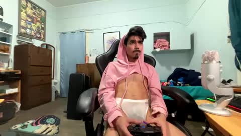 Snapshot of harddmikee chatting on 02/15/26, 06:21 harddmikee online show from 02/15/26, 06:21