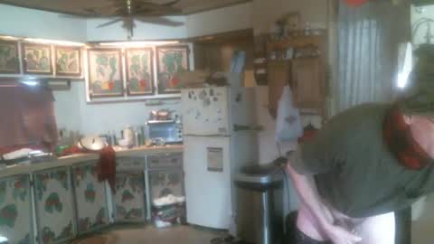 Snapshot of hardinhand44 chatting on 01/26/25, 05:44 john nobles online show from 01/26/25, 05:44